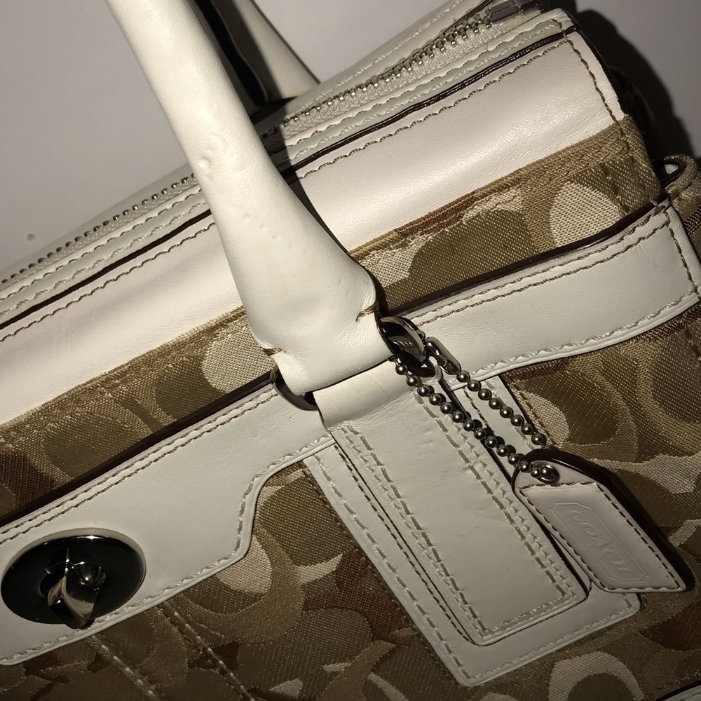 ๐2 for $80๐ Coach Hampton Ivory Optic Tote - Picture 7 of 8